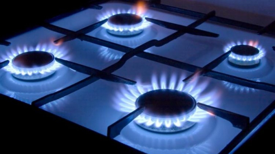 Gas cooktops and uprights